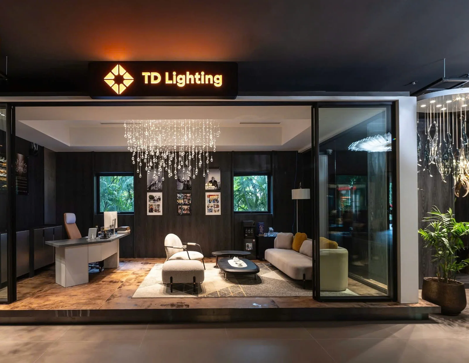 Cung cấp – Thiết kế – Thi Công Dự án Showroom Nội Thất