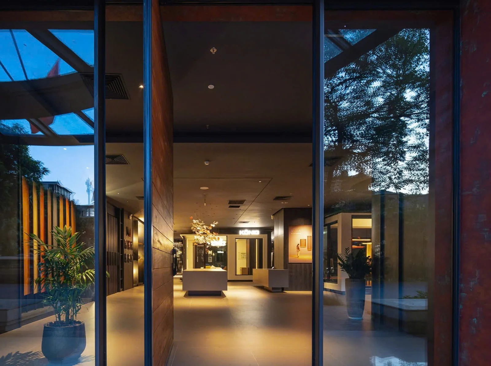 Cung cấp – Thiết kế – Thi Công Dự án Showroom Nội Thất