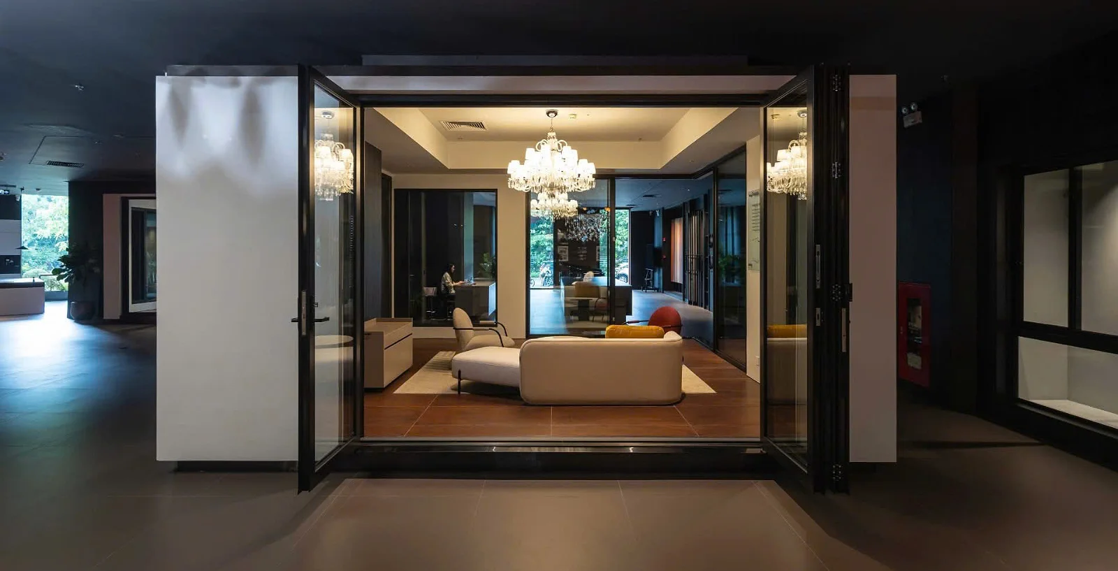 Cung cấp – Thiết kế – Thi Công Dự án Showroom Nội Thất