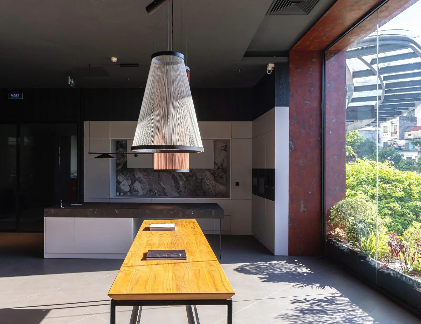Cung cấp – Thiết kế – Thi Công Dự án Showroom Nội Thất